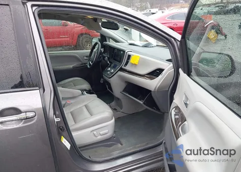 2016 Toyota Sienna Xle 8 Passenger z USA, uszkodzony, nr VIN 5TDYK3DC4GS737325